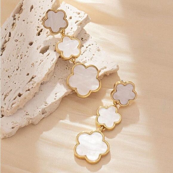 Elegant Clover Five-petals Flower Shaped Drop Earrings - Picture 3 of 5